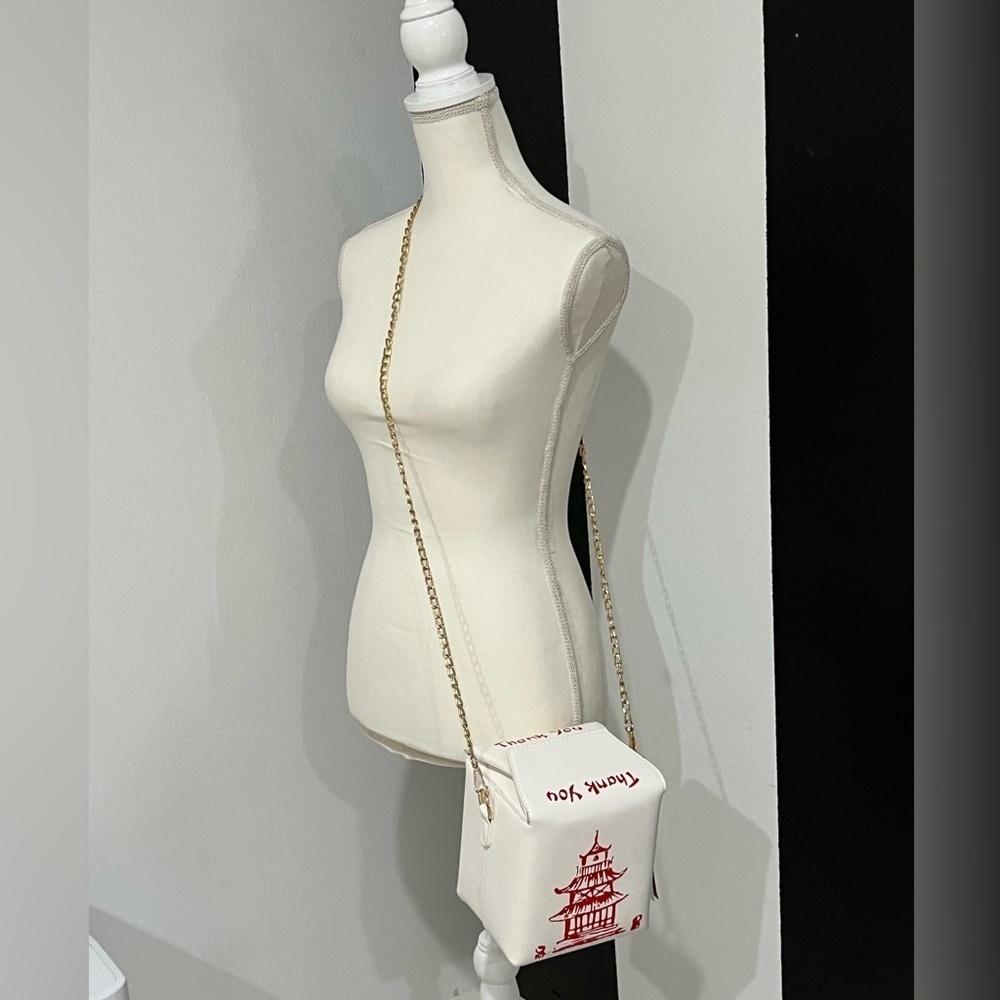 š„”White and Red Graphic Women's Bagš„” - Picture 8 of 10